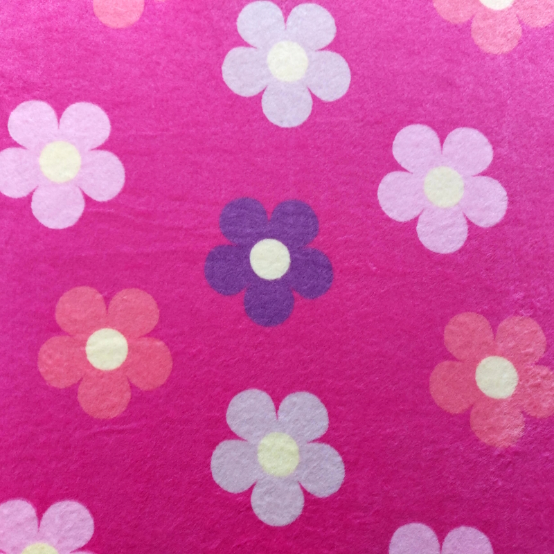 D472 - Grosses fleurs (fushia) motif Doudou Sieste - Fait au Québec par Au Fil des Saisons